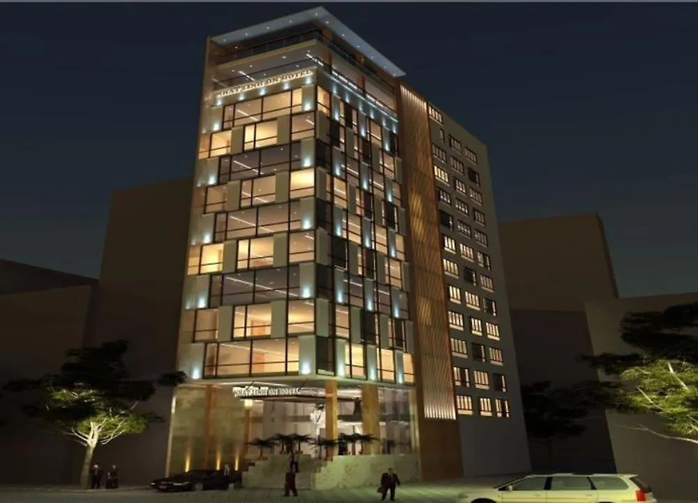 Nhat Linh Hotel & Suites Da Nang