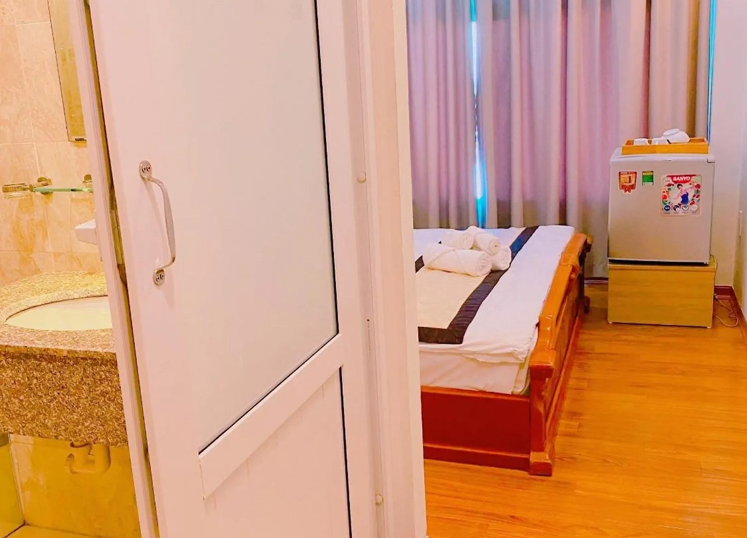 Nhat Linh Hotel & Suites Da Nang