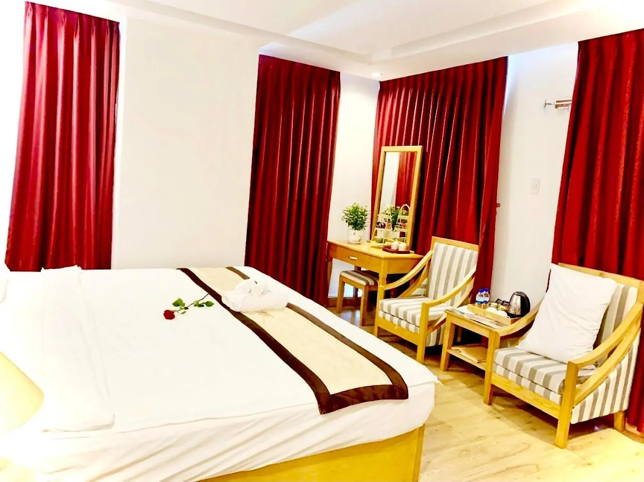 Nhat Linh Hotel & Suites Da Nang 3*,  Vietnam