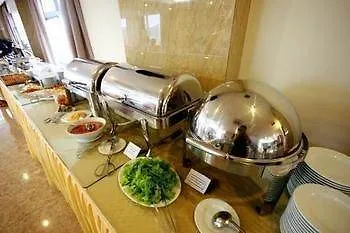 Nhat Linh Hotel & Suites Da Nang