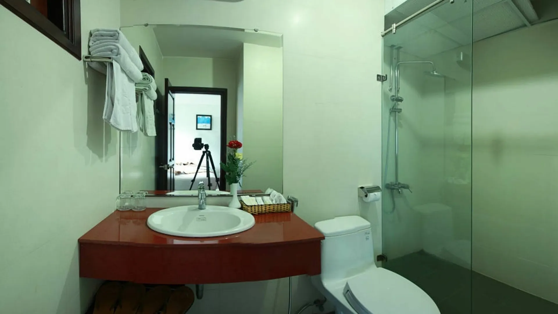 Nhat Linh Hotel & Suites Da Nang 3*,